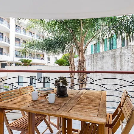 아파트 1 Bedroom Downtown Carre D'or With Garage *