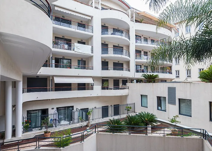 Apartment 1 Bedroom Downtown Carre D'or With Garage Nizza
