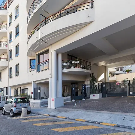 Apartment 1 Bedroom Downtown Carre D'or With Garage *