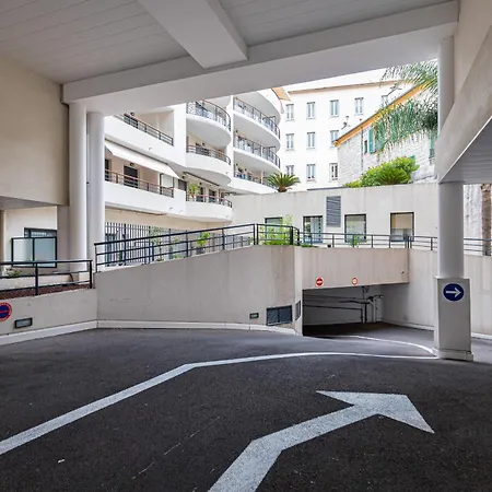 Apartment 1 Bedroom Downtown Carre D'or With Garage