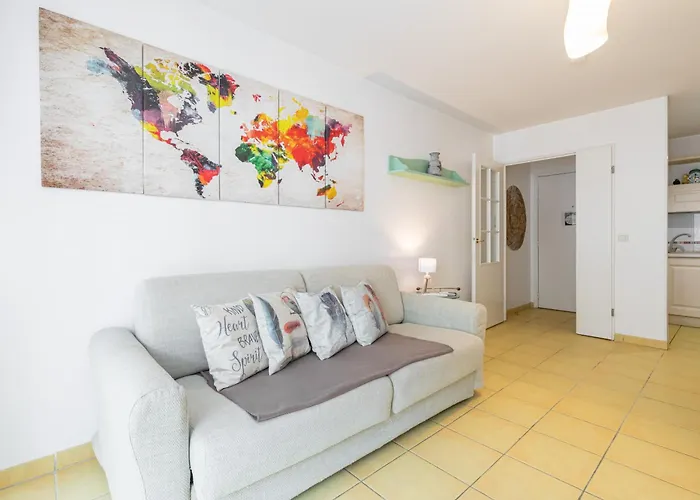 1 Bedroom Downtown Carre D'or With Garage Διαμέρισμα *