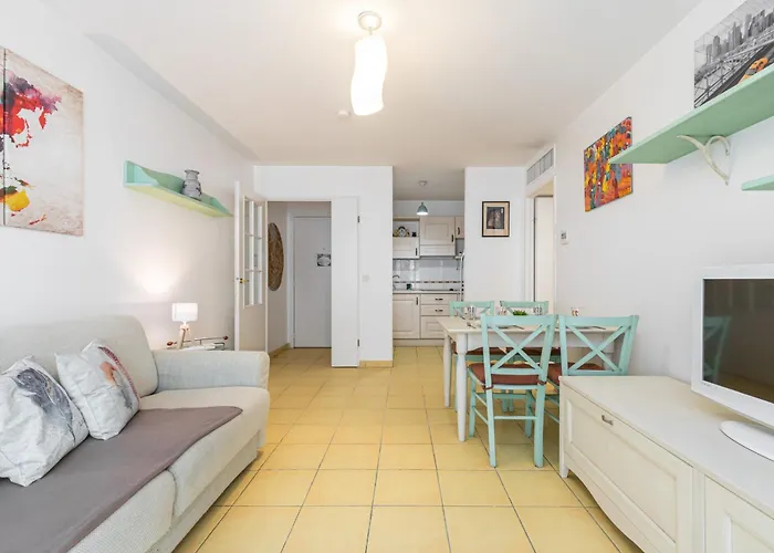 1 Bedroom Downtown Carré D'or With Garage Apartamento Niza