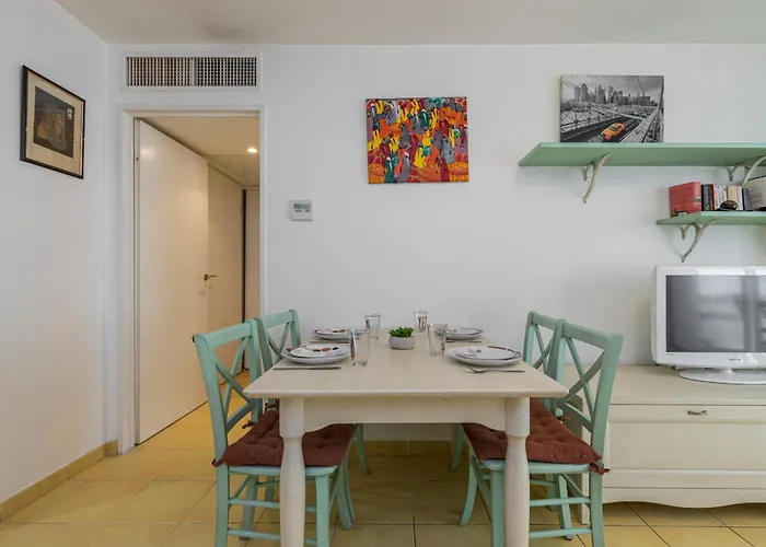 Διαμέρισμα 1 Bedroom Downtown Carre D'or With Garage *
